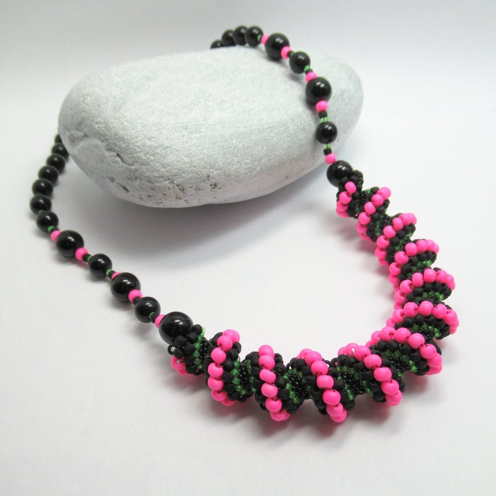 Neon pink and Black Cellini Necklace - Picture 3 of 11